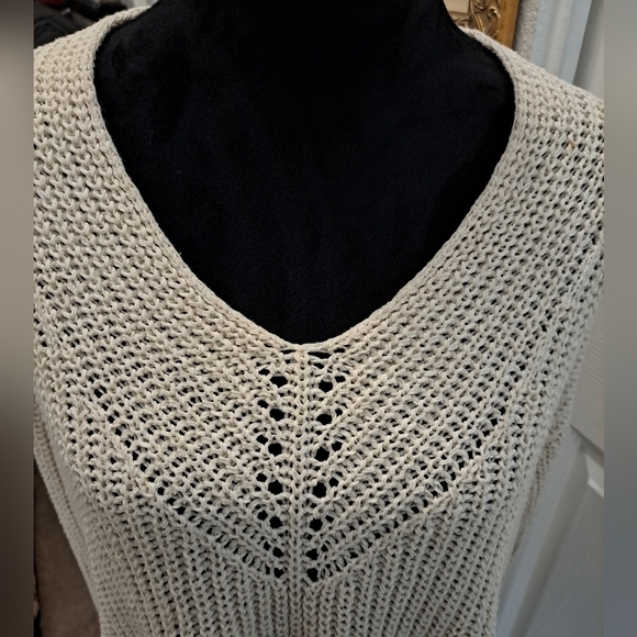 COPY - Eileen Fisher V-Neck Linen Blend, Pullover   Size S/P - Picture 2 of 9